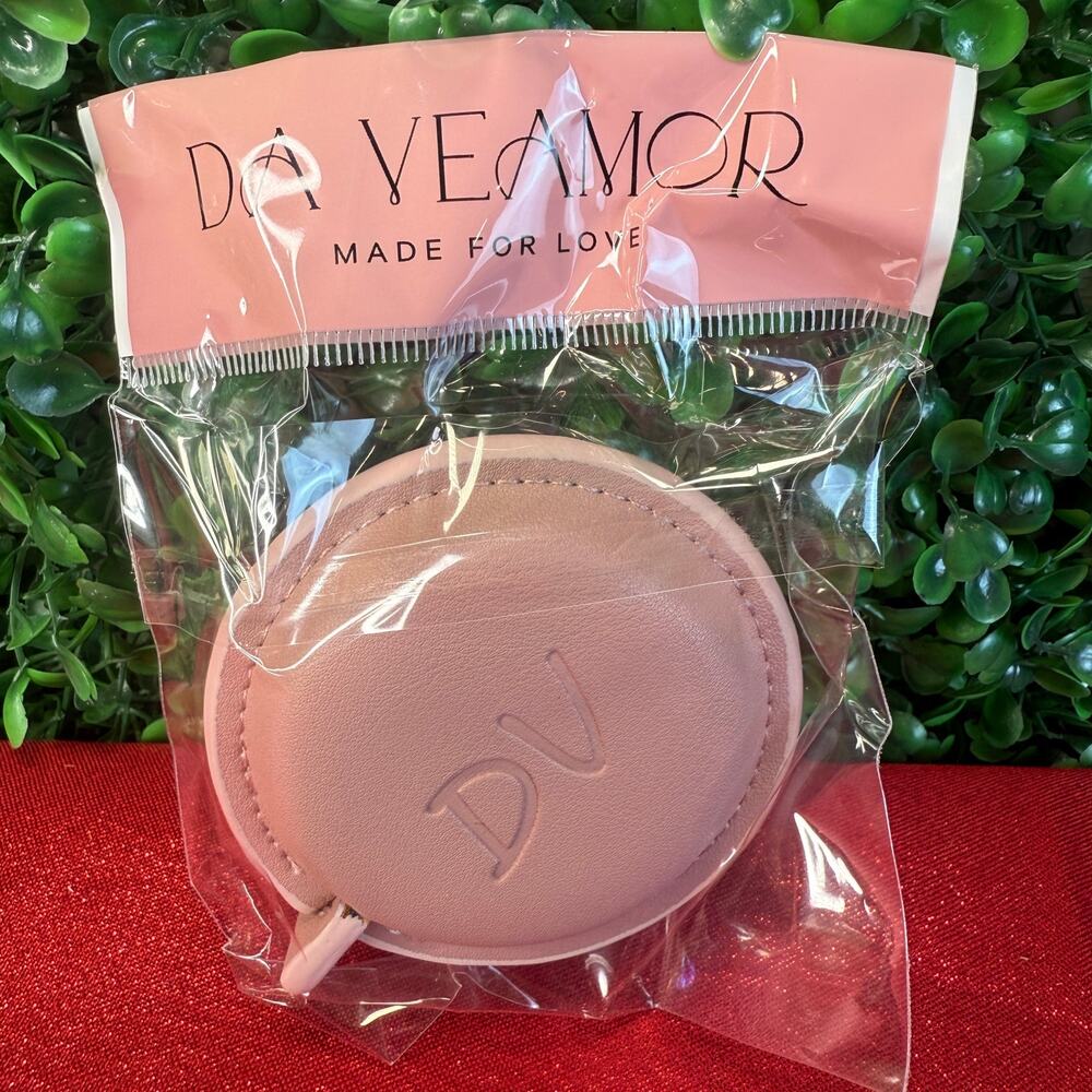 Da Veamor Made For Love Measuring Tape Leather Case Retractable NWT Boutique